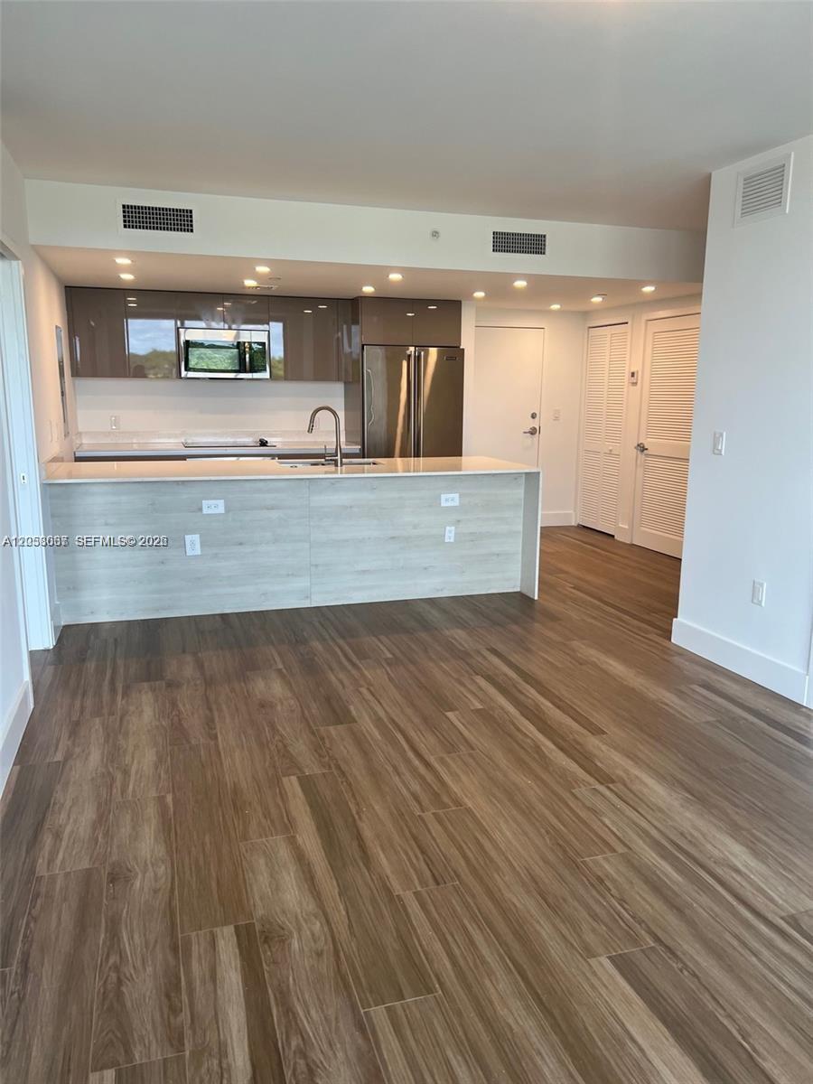 13800 Highland Dr # 502, North Miami Beach FL 33181 photo 3