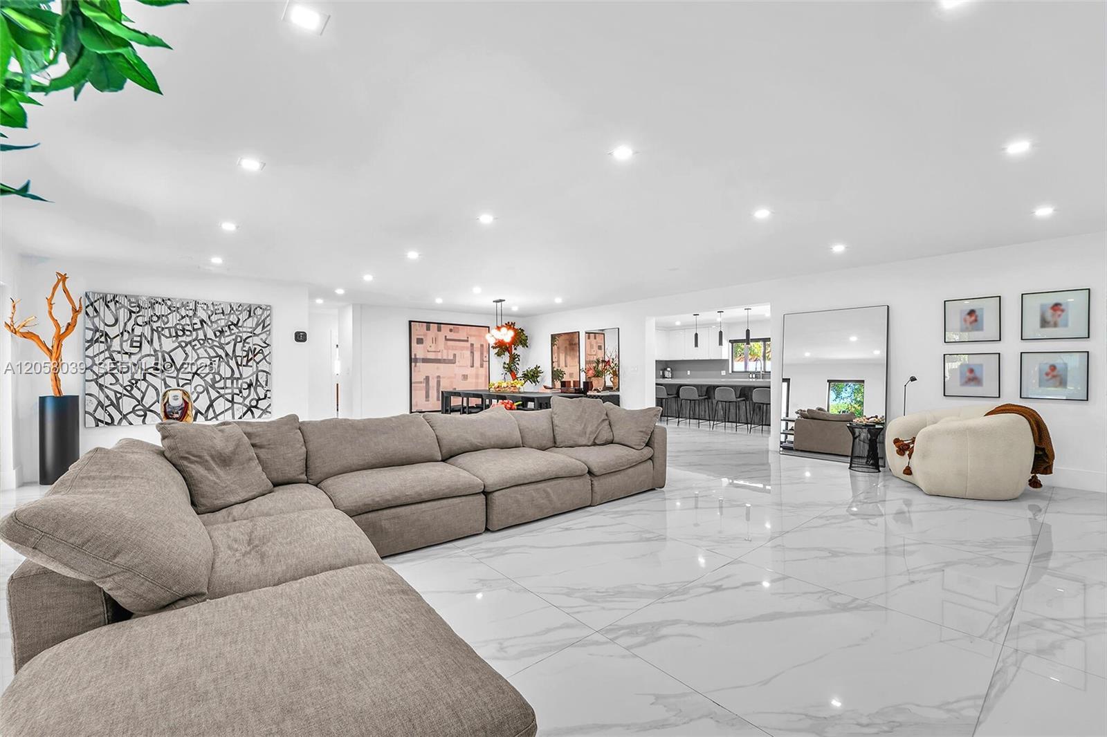 8820 SW 182nd Ter, Palmetto Bay FL 33157 photo 2