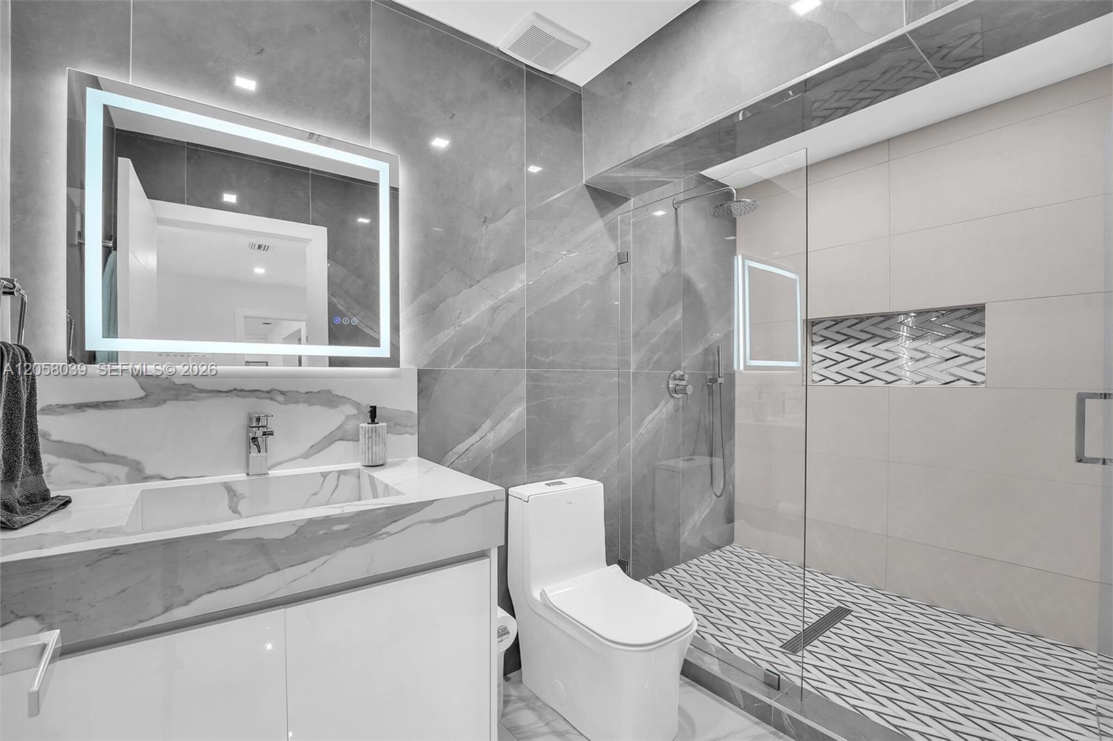 8820 SW 182nd Ter, Palmetto Bay FL 33157 photo 3