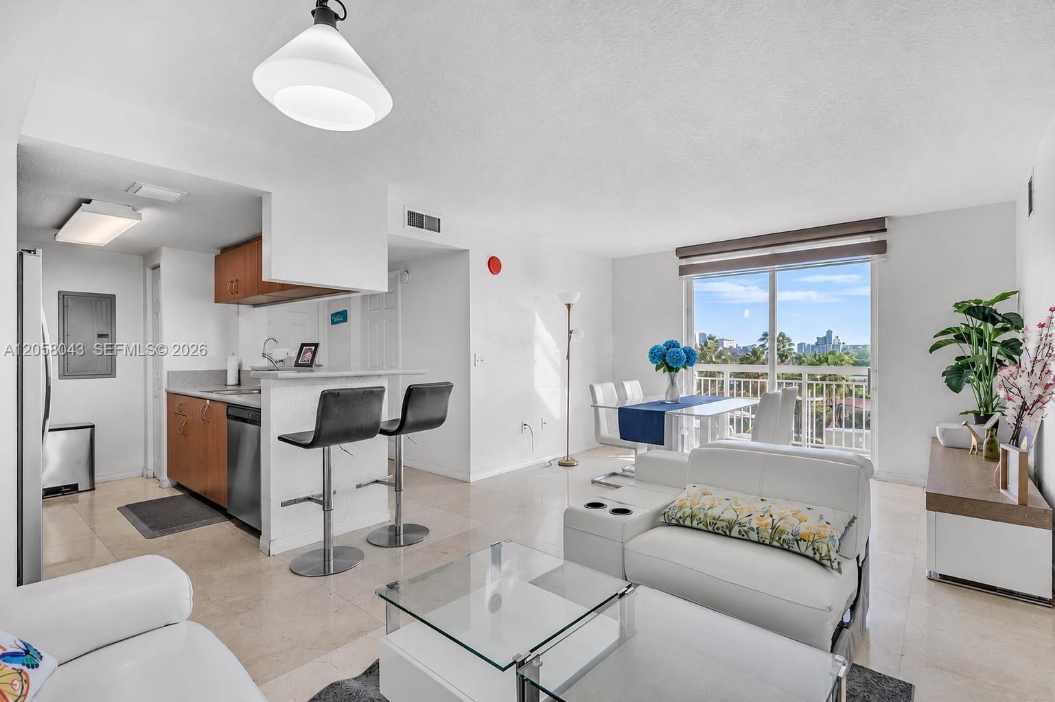 816 NW 11th St # 607, Miami FL 33136 photo 4
