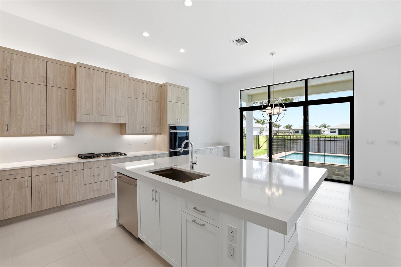 9008 CORSICAN FINCH Court, Boynton Beach FL 33473 photo 3