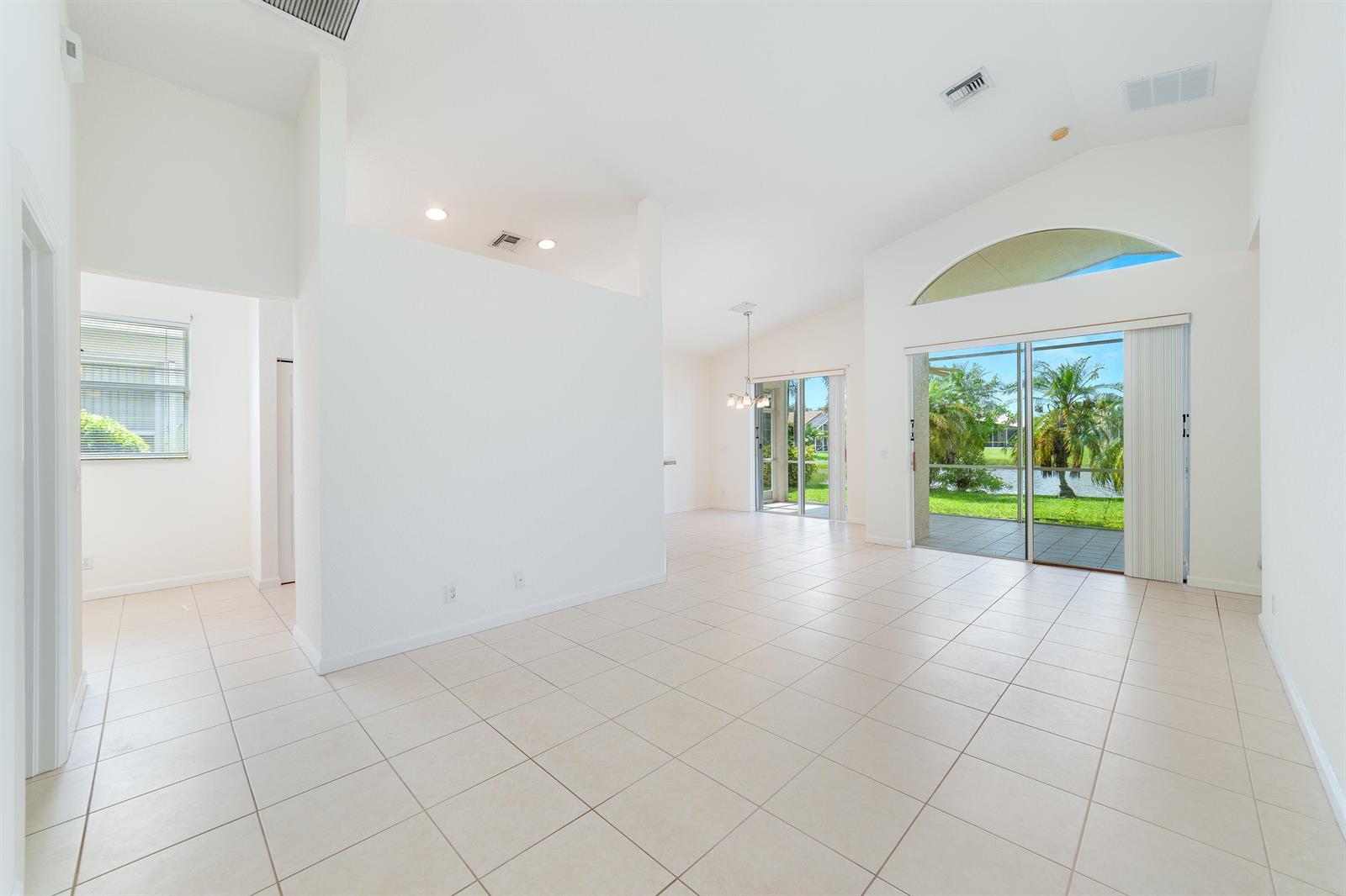352 Springview Loop, Port St. Lucie FL 34986 photo 5