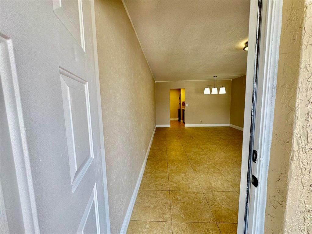 10008 TWIN LAKES Drive # A, Coral Springs FL 33071 photo 2