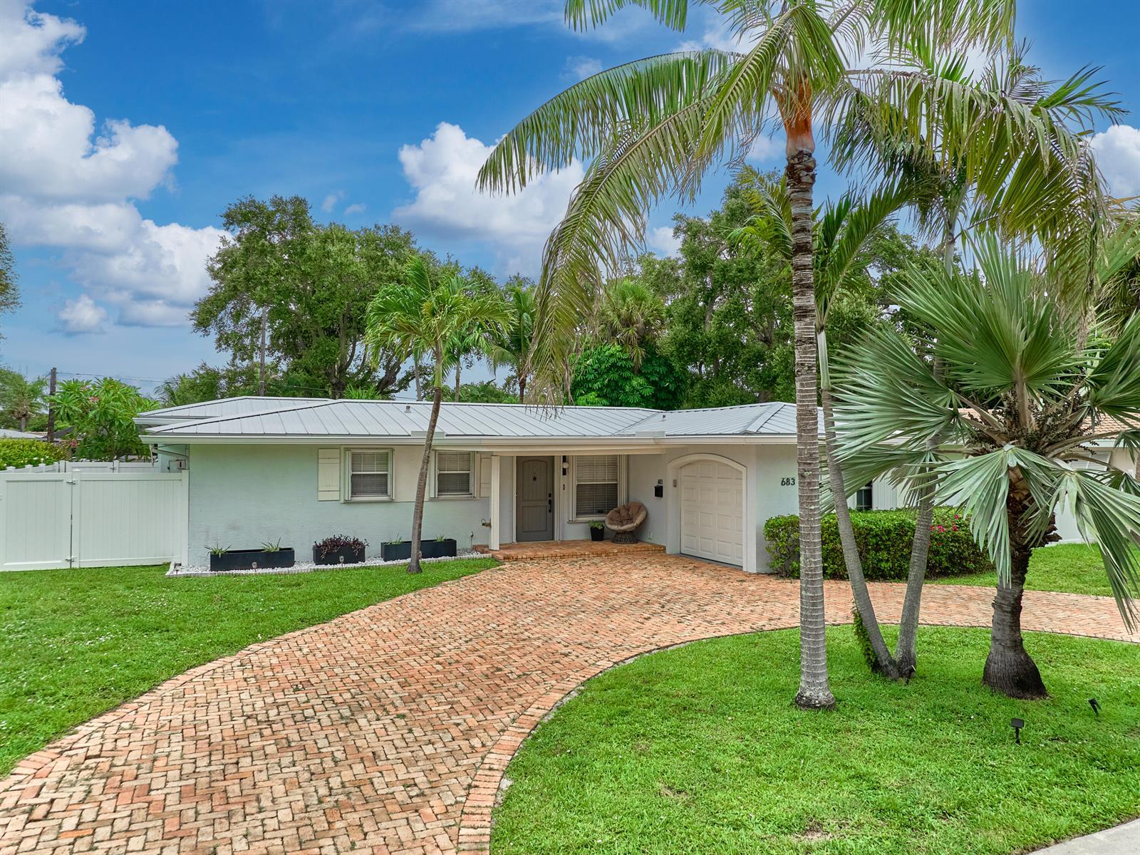 683 SW 2ND Street, Boca Raton FL 33486 photo 2