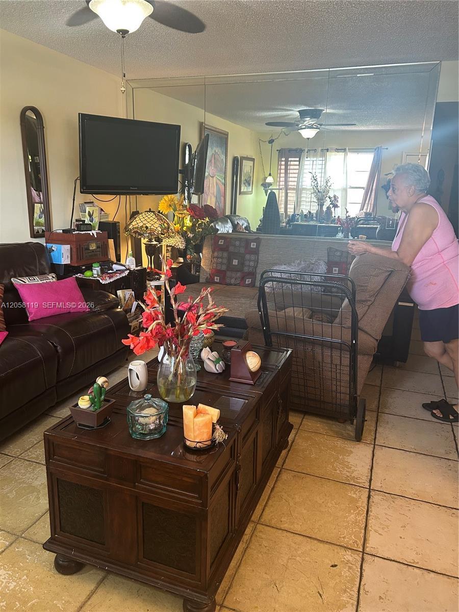 Pembroke Pines, FL 33027 photo 4
