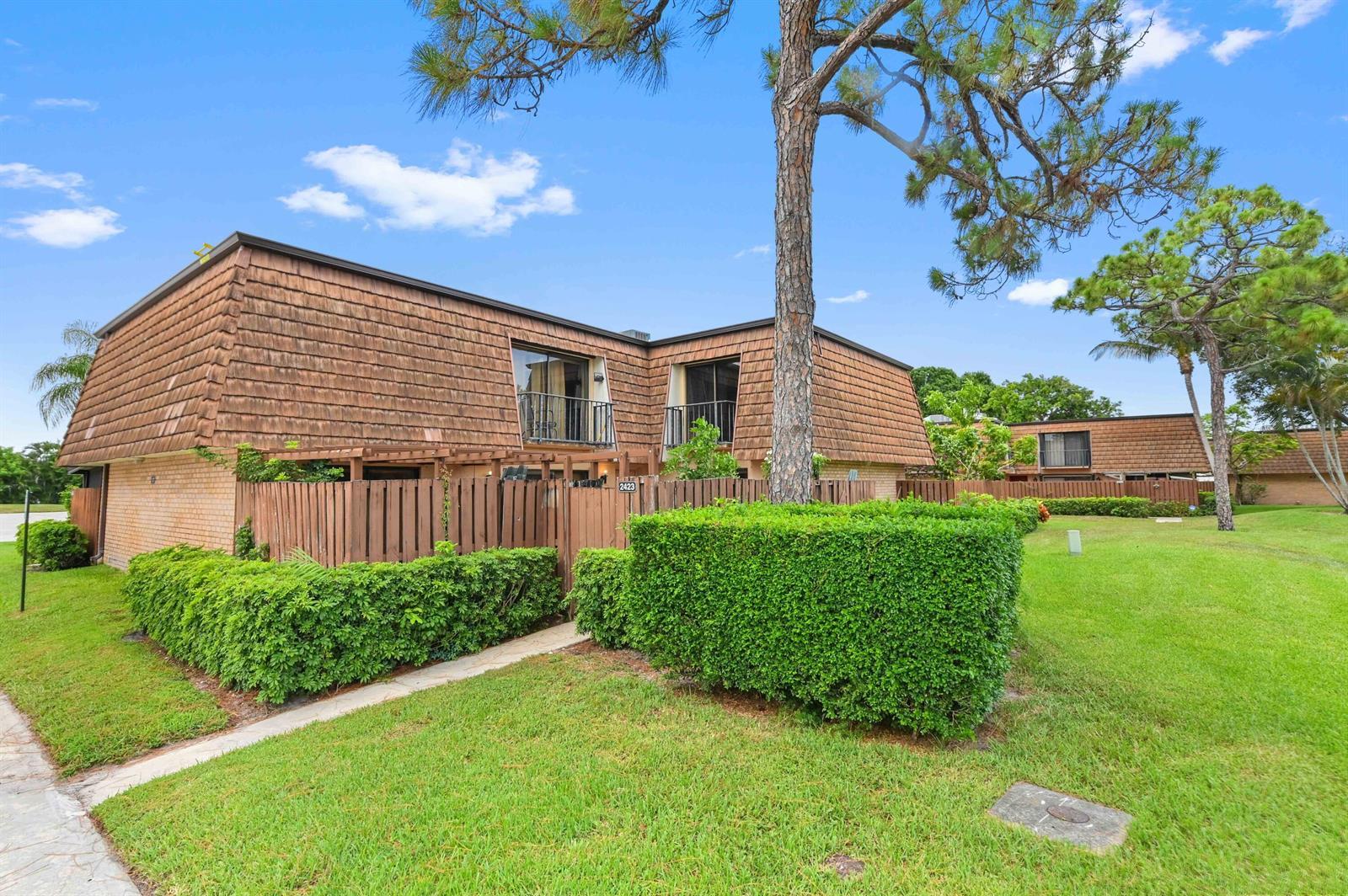 2423 24th Lane, FL 33463