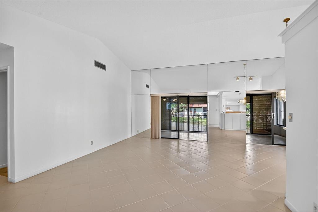 10631 OCEAN PALM Way # 202, Boynton Beach FL 33437 photo 2
