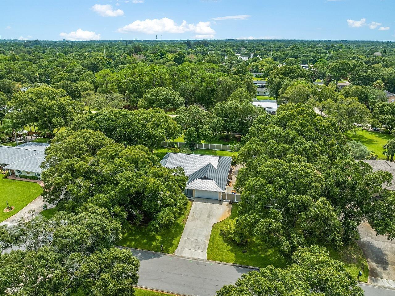 920 29TH Court, Vero Beach FL 32960 photo 2