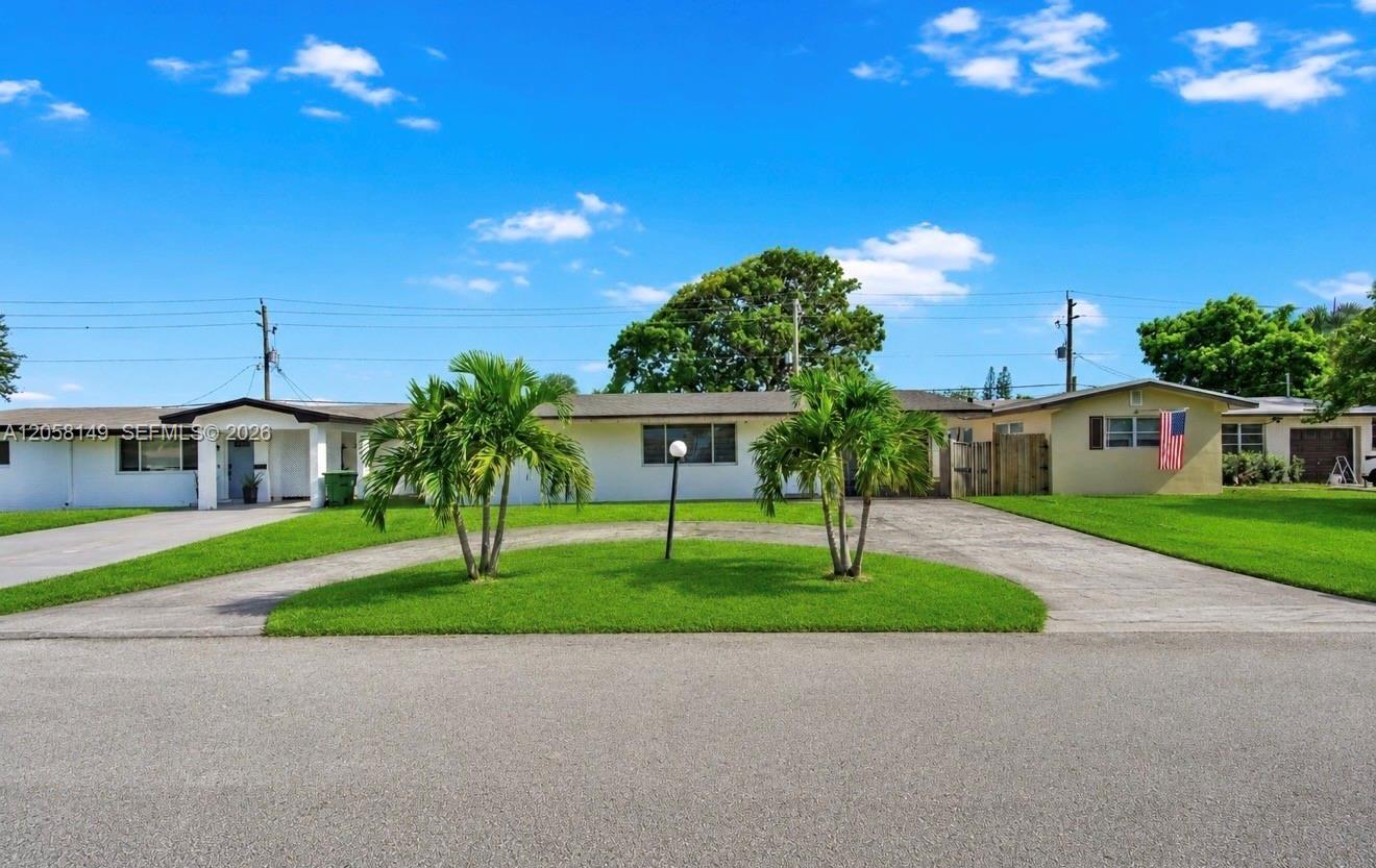 8720 NW 11th St, Pembroke Pines FL 33024