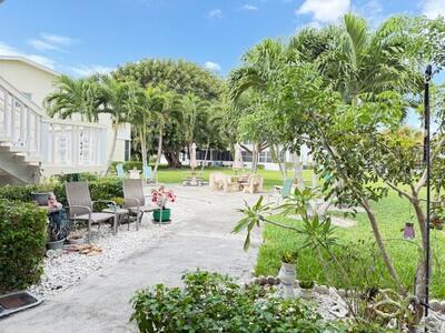 145 Dorchester G, West Palm Beach FL 33417 photo 2