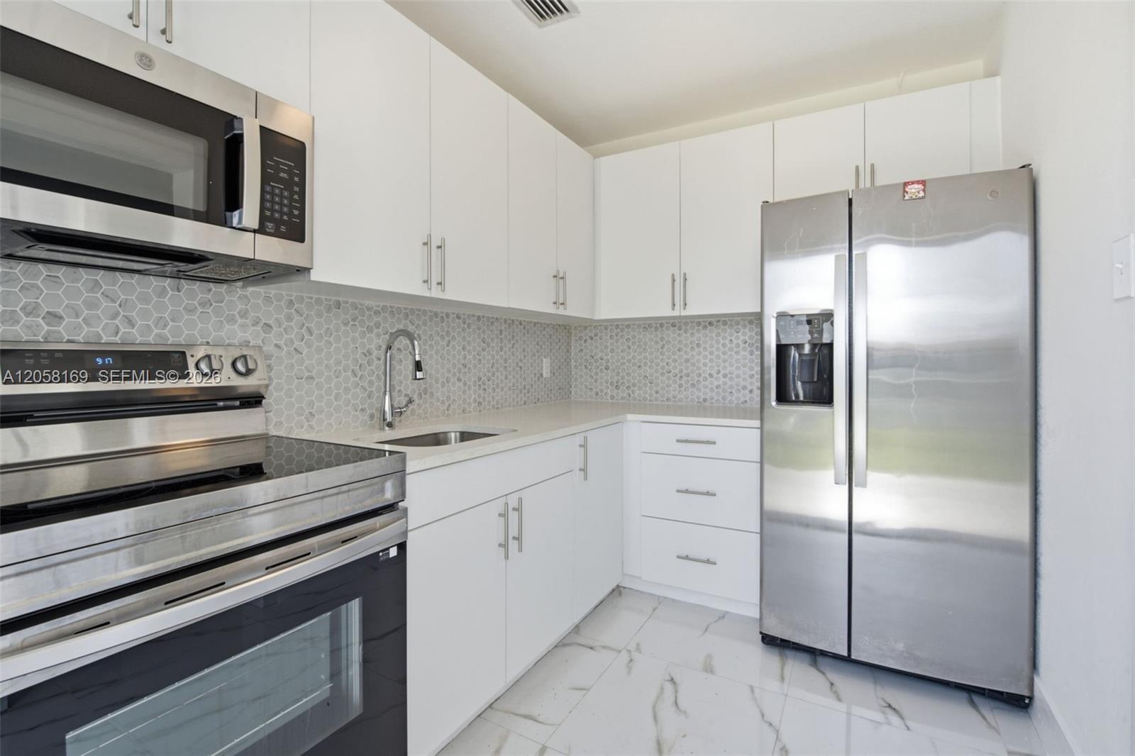 6785 SW 17th St, Miami FL 33155 photo 5
