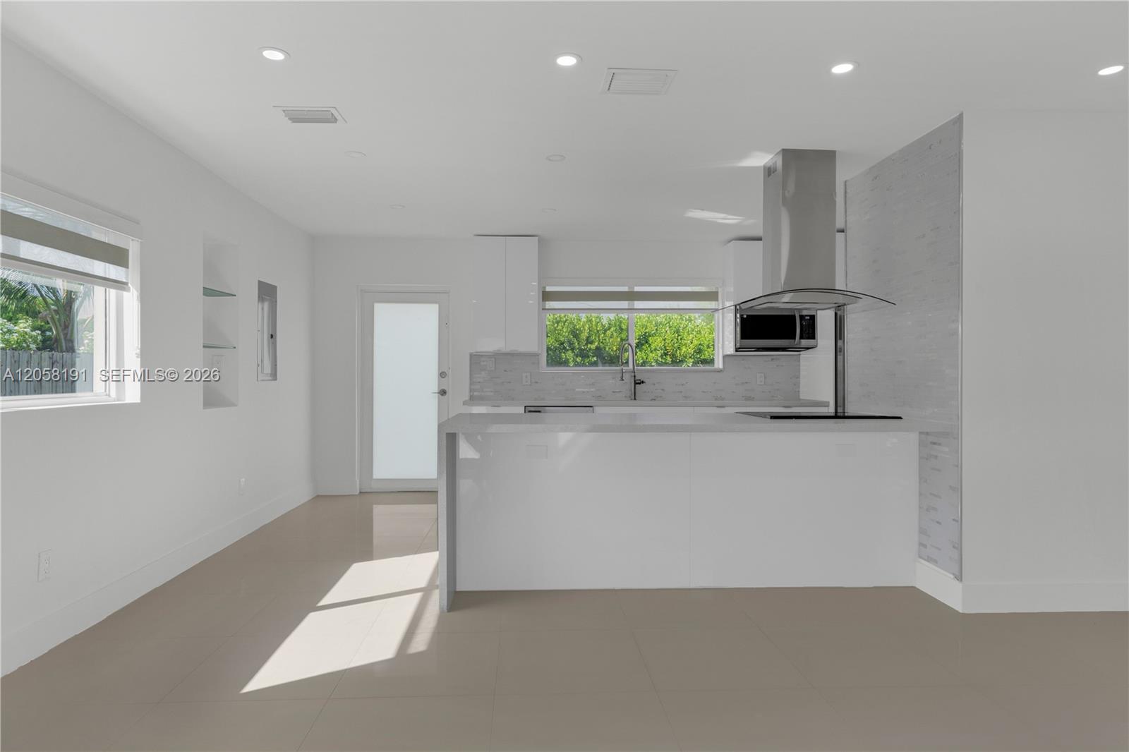 9520 Lisa Rd, Cutler Bay FL 33157 photo 2