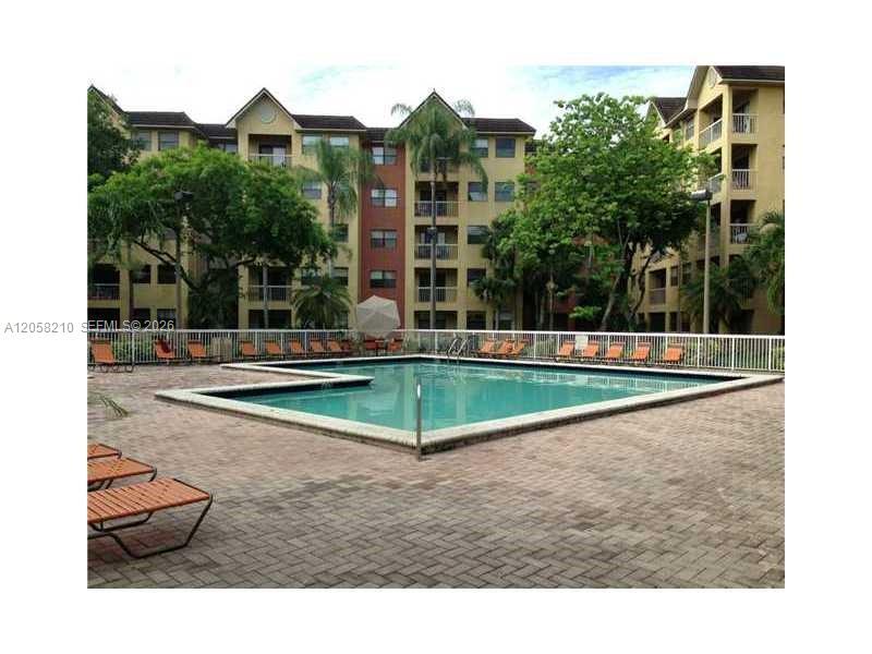 8343 Lake Dr # 101, Doral FL 33166