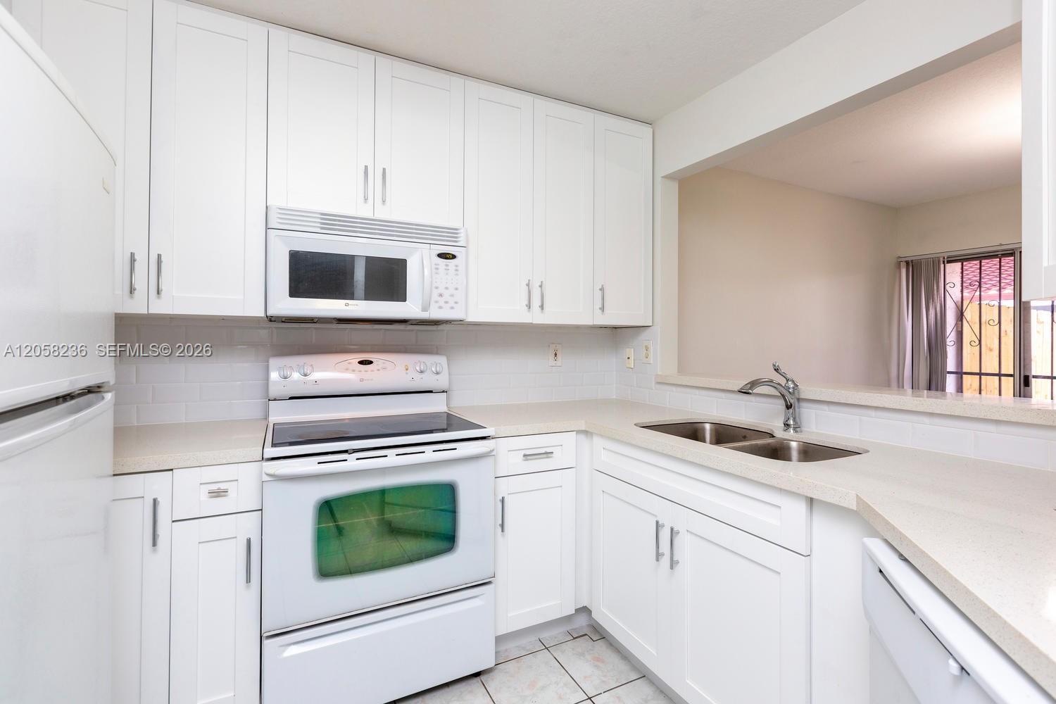 20700 SW 81st Ave, Cutler Bay FL 33189 photo 3