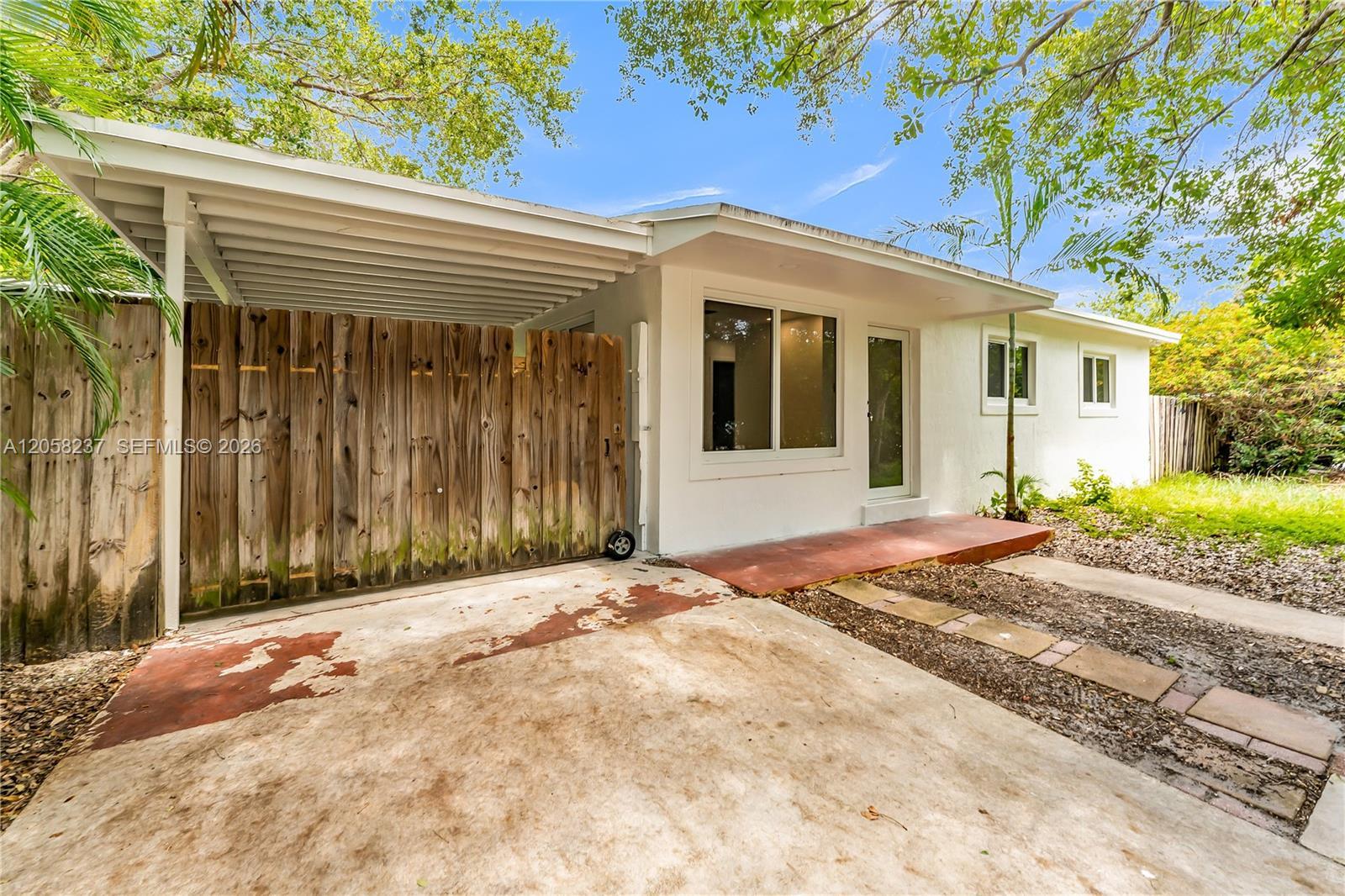3611 SW 36th St, West Park FL 33023 photo 2