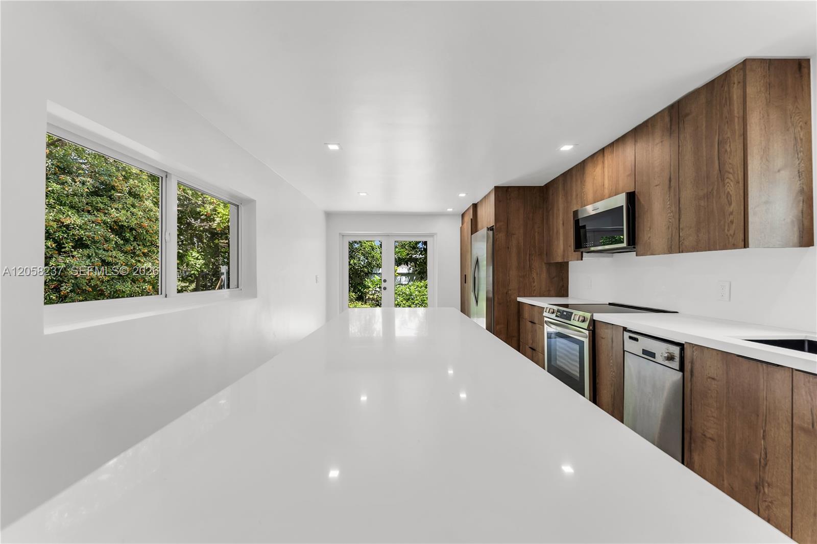 3611 SW 36th St, West Park FL 33023 photo 4