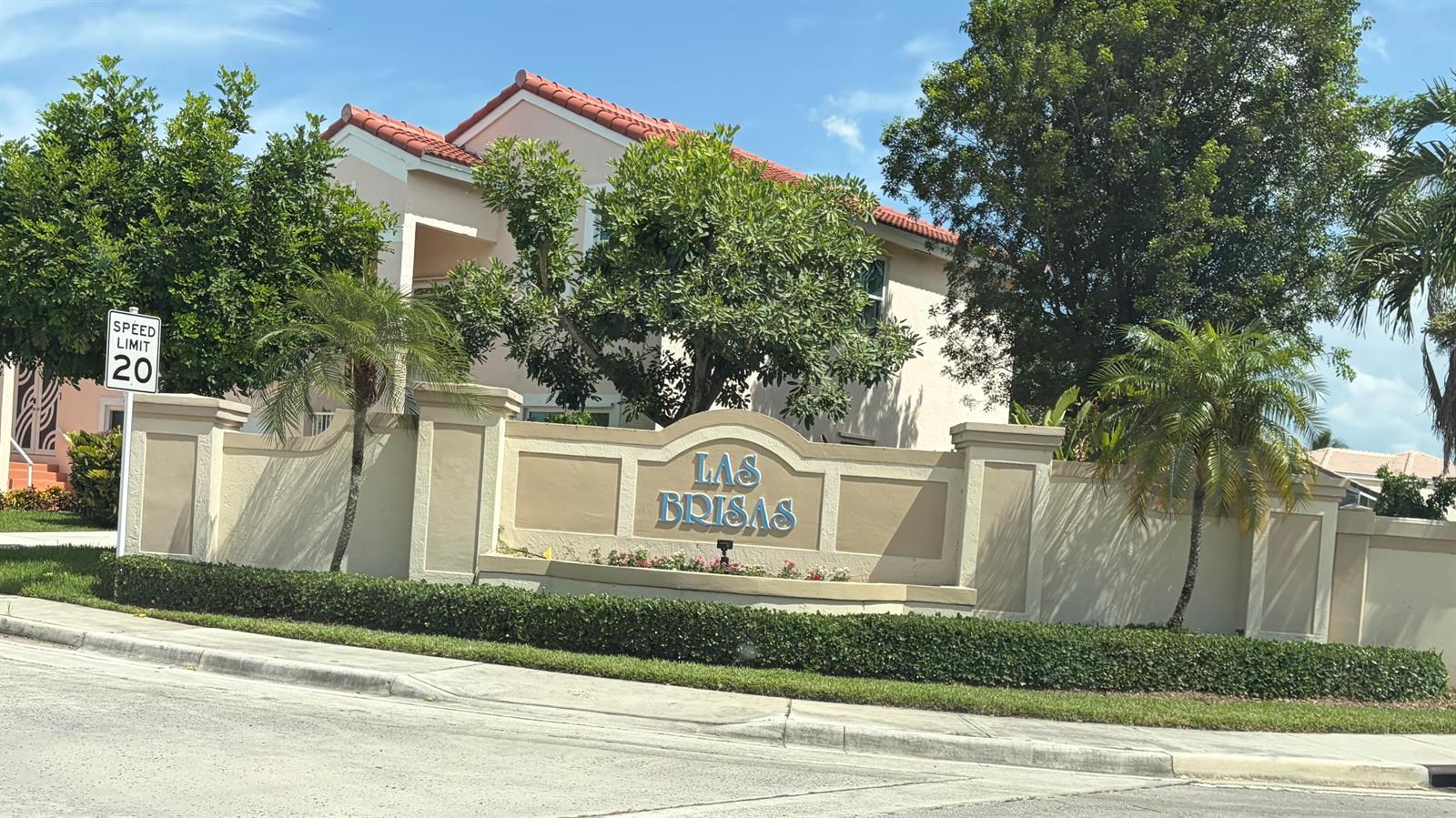 3130 Sunset Circle, Margate FL 33063 photo 4