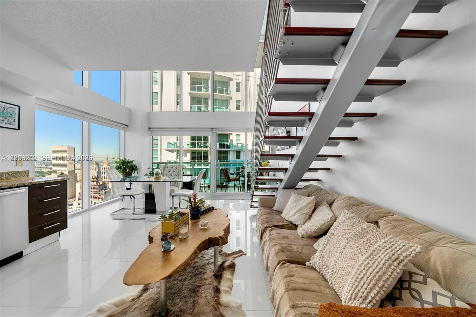 41 SE 5th St # 2117, Miami FL 33131 photo 2