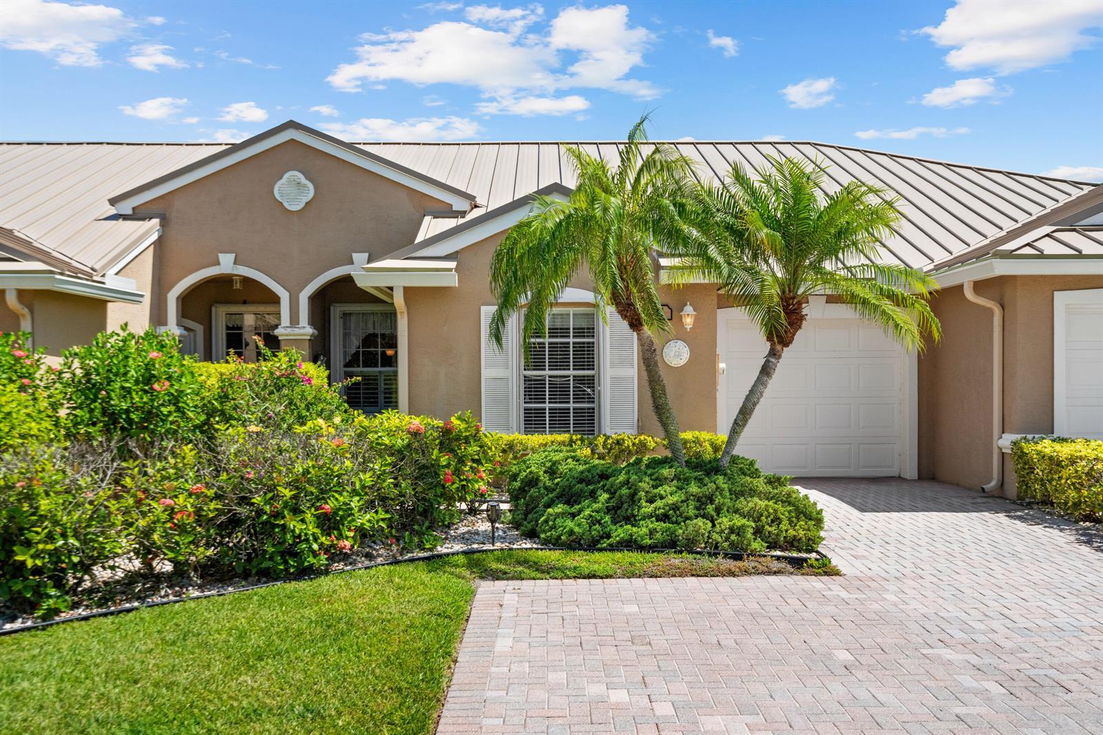 611 NW BROKEN OAK Trail, Jensen Beach FL 34957 photo 2
