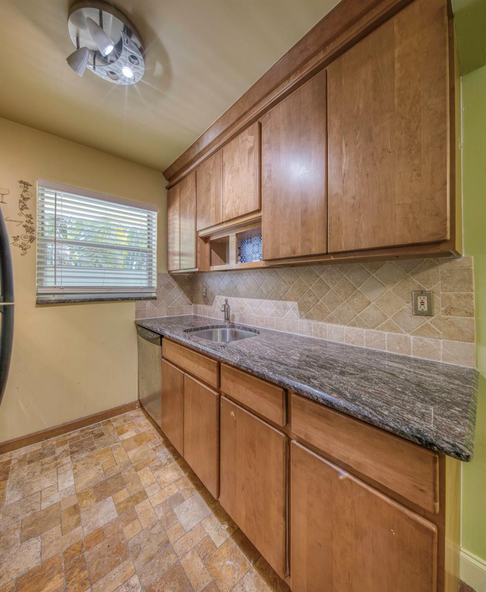 216 N FEDERAL Highway # 8, FL 33460 photo 4
