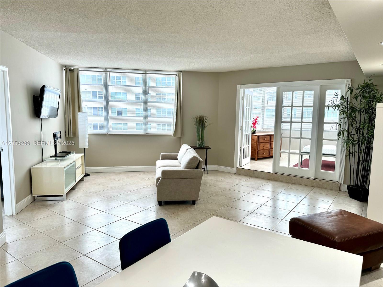 801 Brickell Bay Dr # 465, Miami FL 33131 photo 2