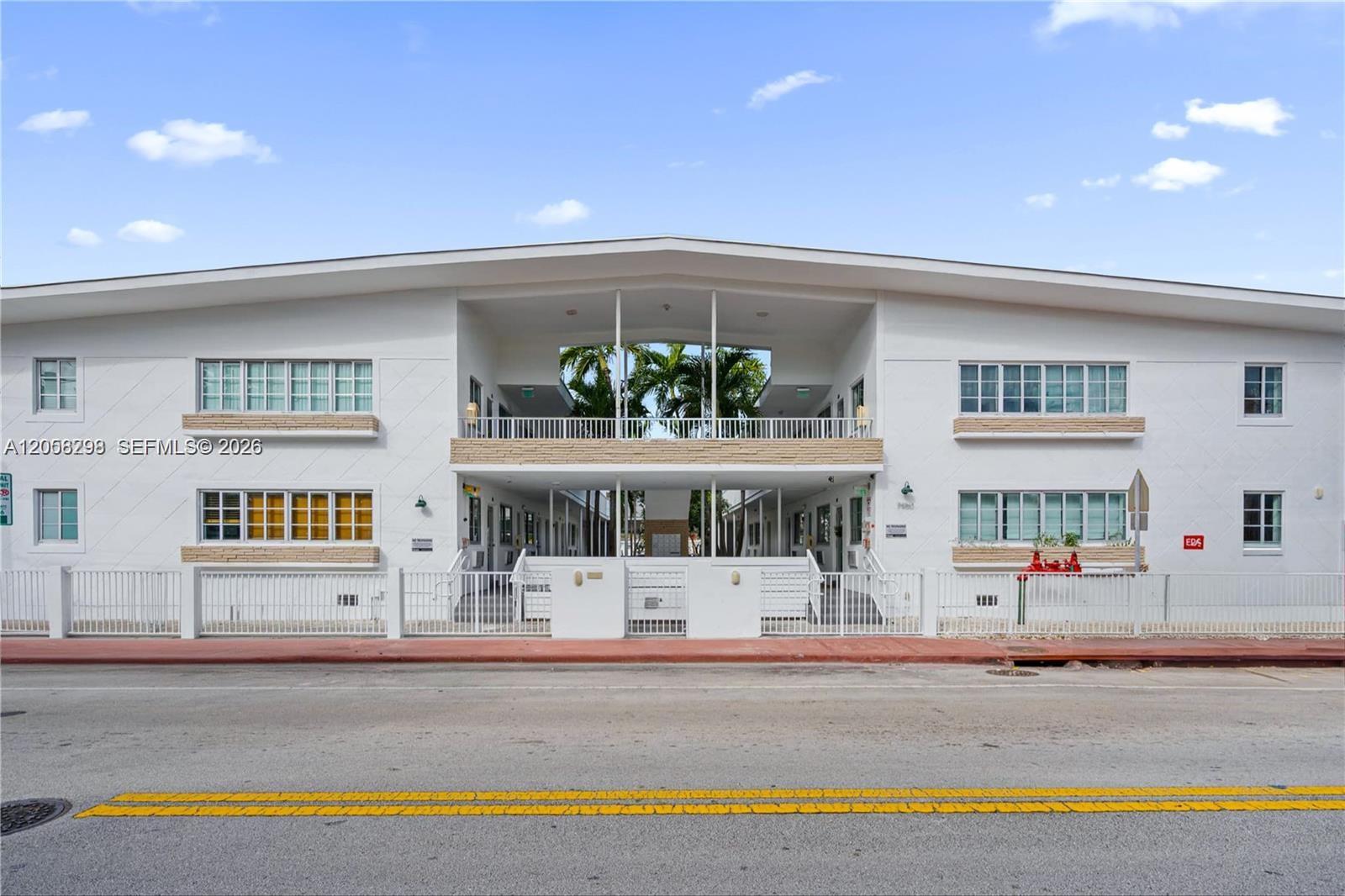 7950 Tatum Waterway Dr # N20, Miami Beach FL 33141 photo 4