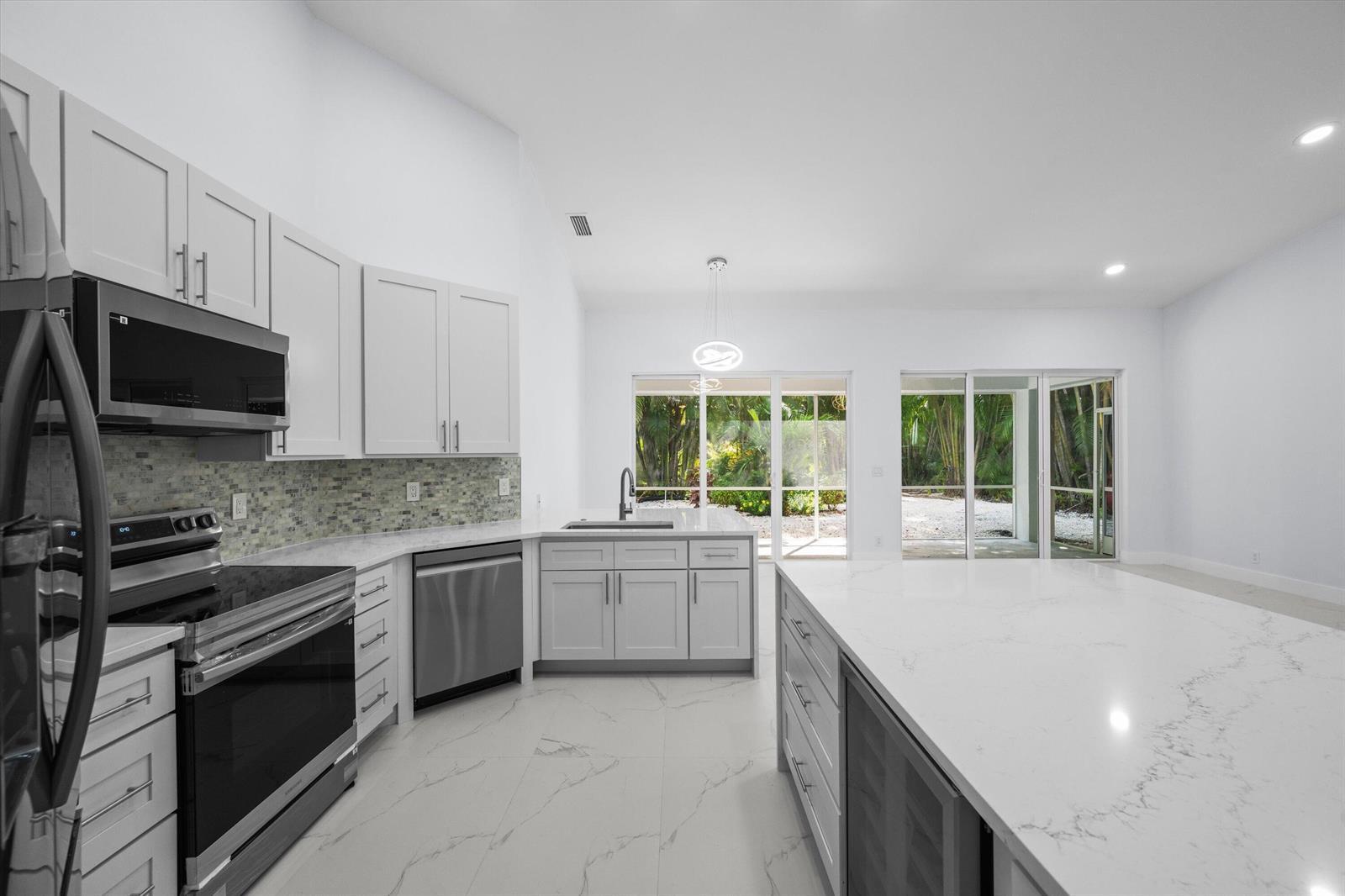 4521 CARLTON GOLF Drive, Lake Worth FL 33449 photo 2