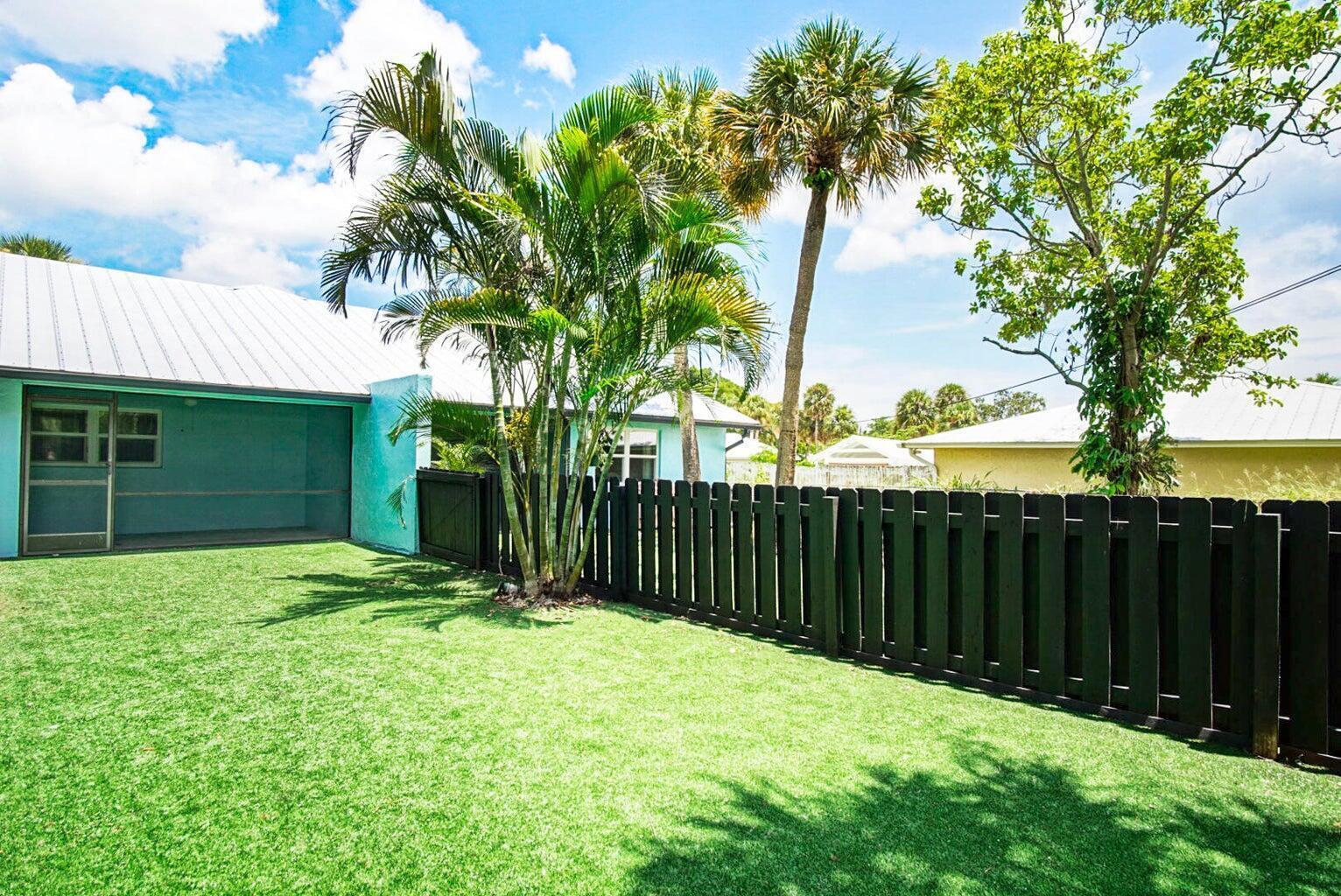 2132 NE Pelican Terrace, Jensen Beach FL 34957 photo 4