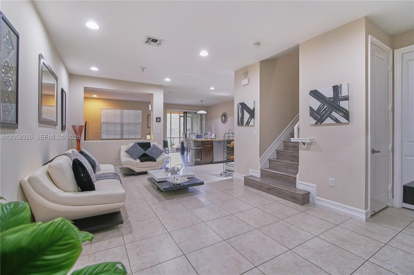 129 Riverwalk Cir E, Plantation FL 33325 photo 2