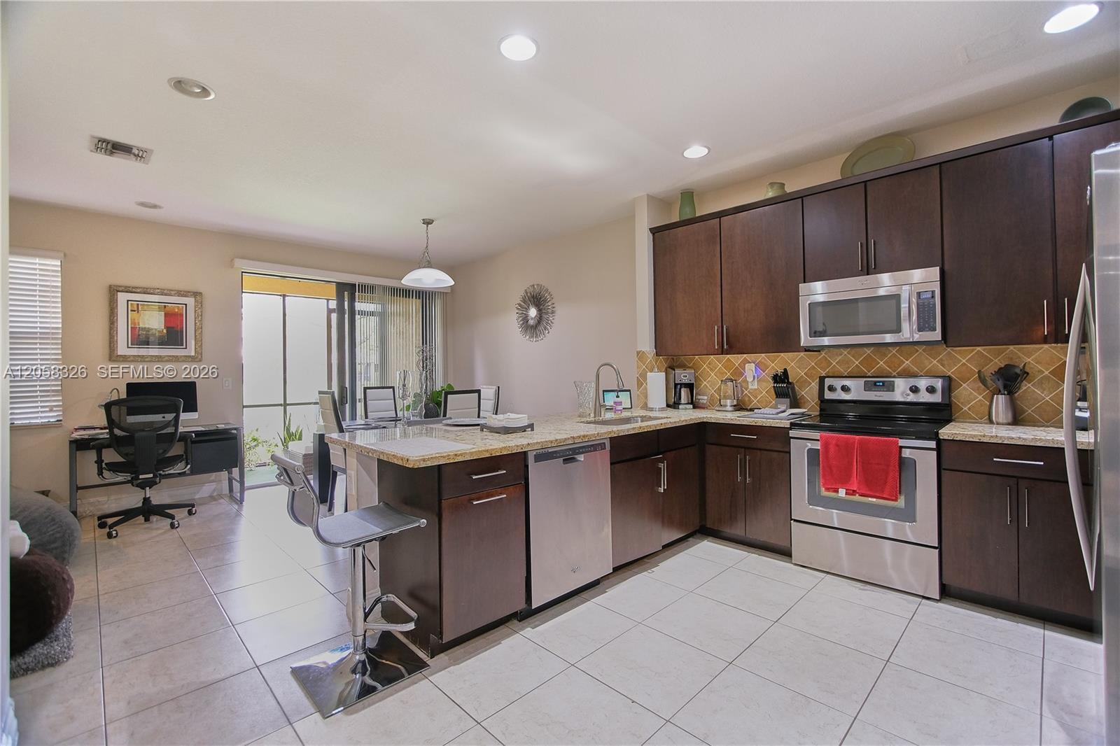129 Riverwalk Cir E, Plantation FL 33325 photo 5