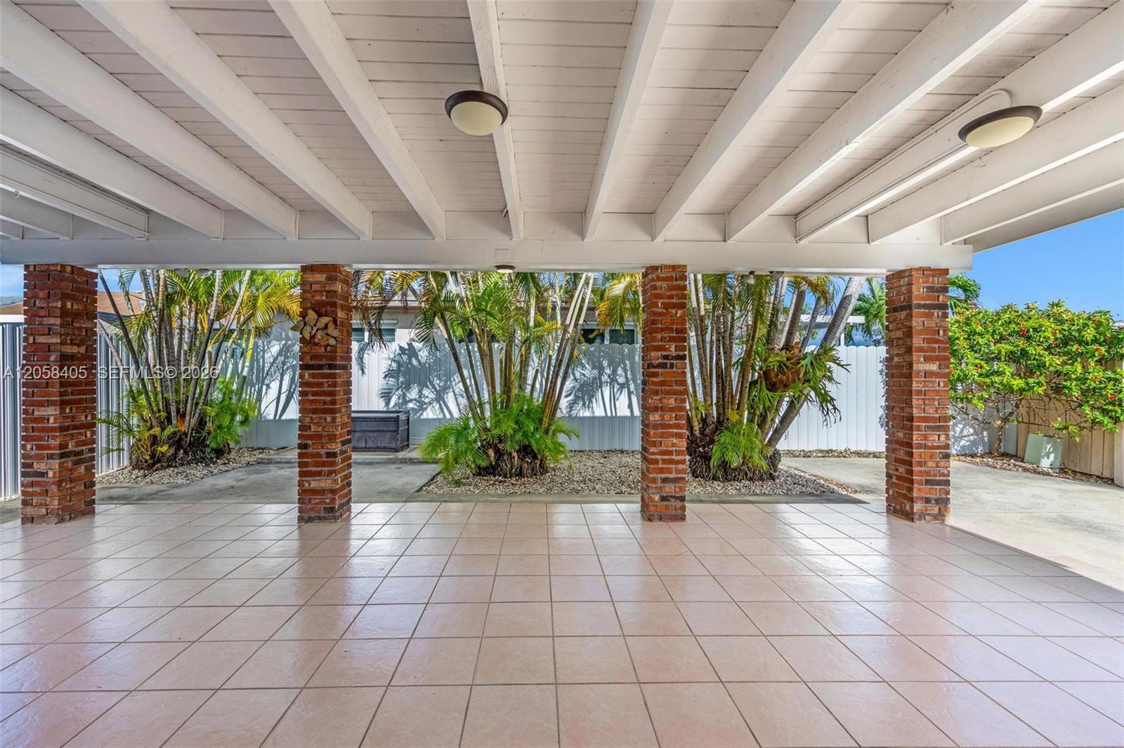 1616 SW 137th Pl, Miami FL 33175 photo 2