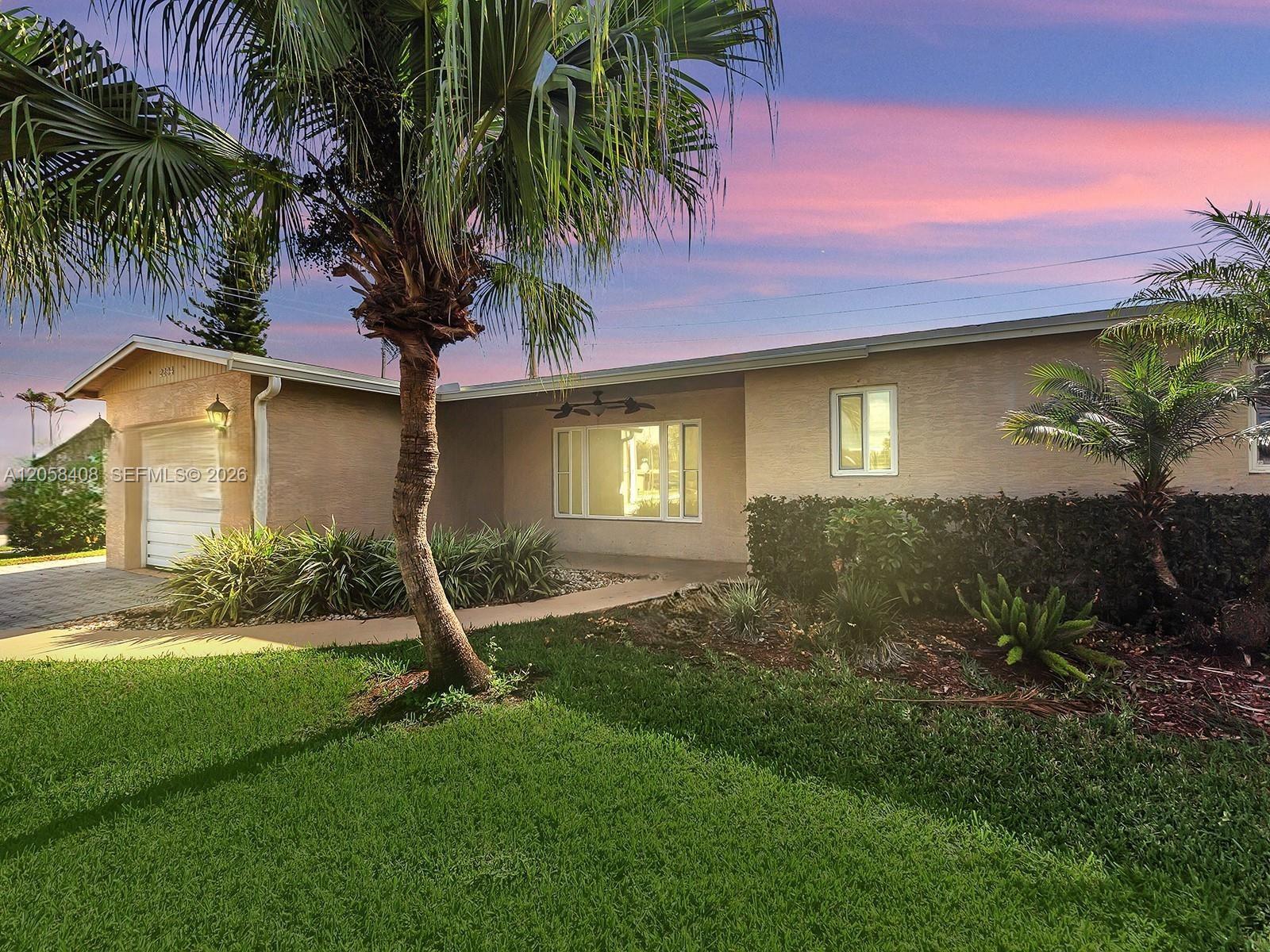 2294 NW 63rd Ave, Margate FL 33063 photo 2