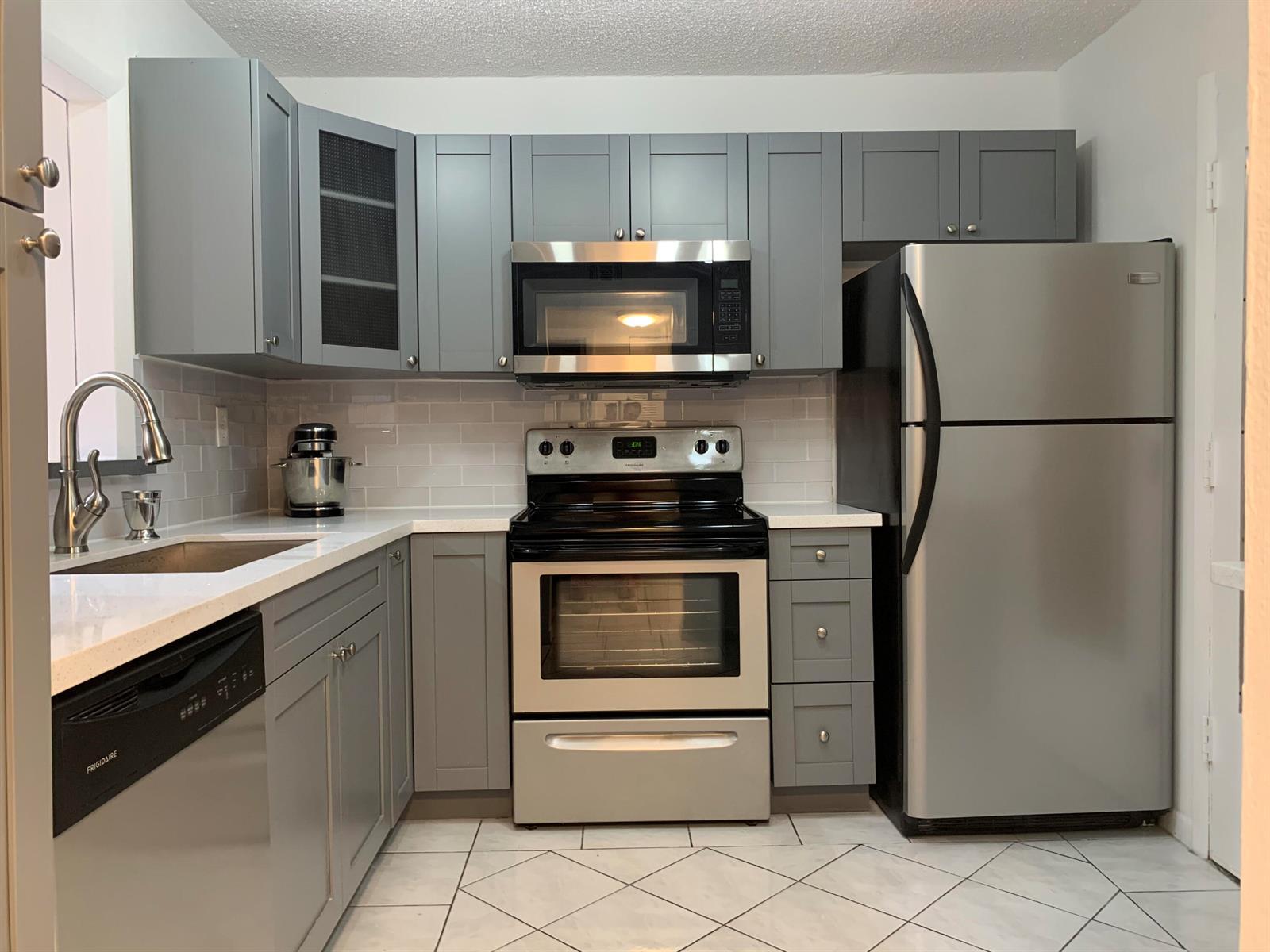404 NW 68TH Avenue # 205, Plantation FL 33317 photo 4