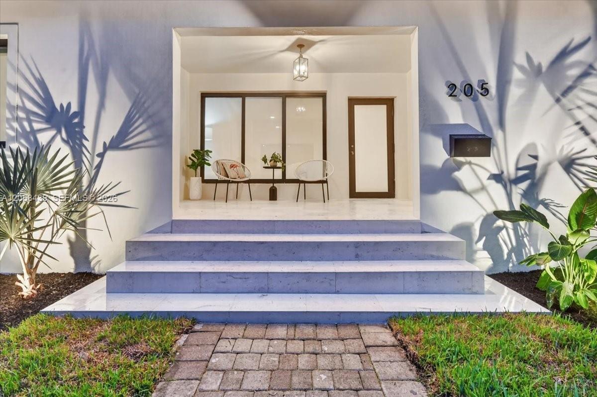 205 NE 123rd St, North Miami FL 33161 photo 3
