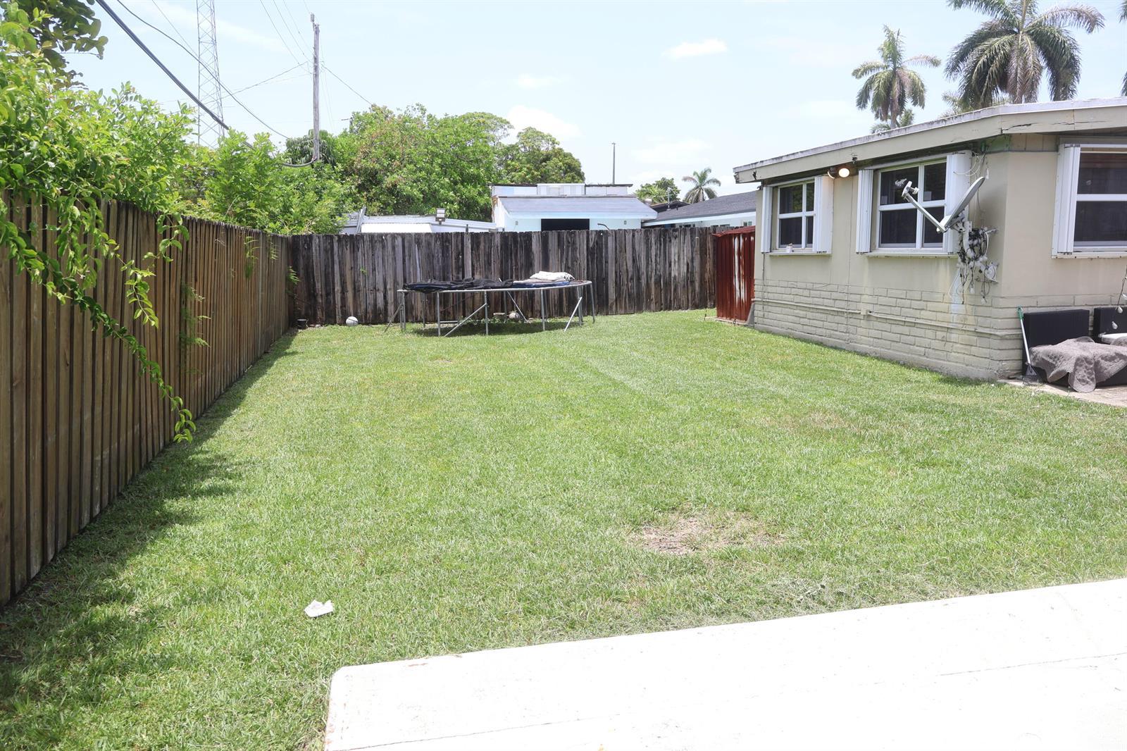 950 NW 175TH Street, Miami Gardens FL 33169 photo 4