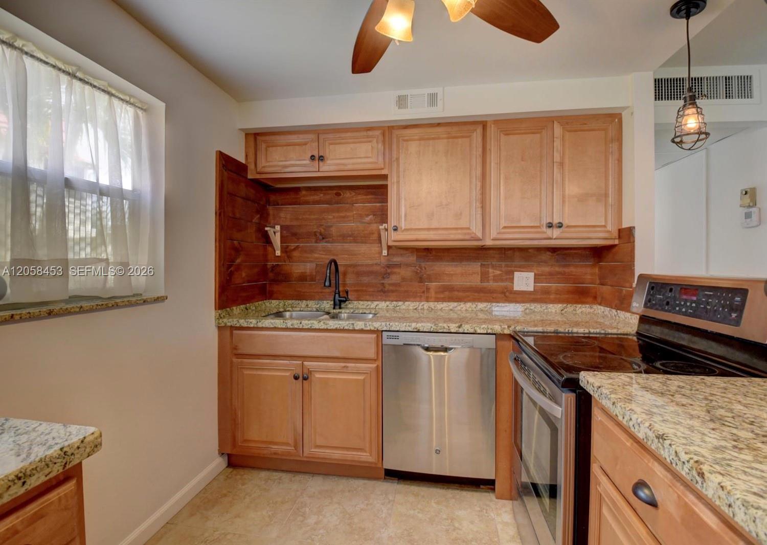 21 Saxony A # 21, Delray Beach FL 33446 photo 3