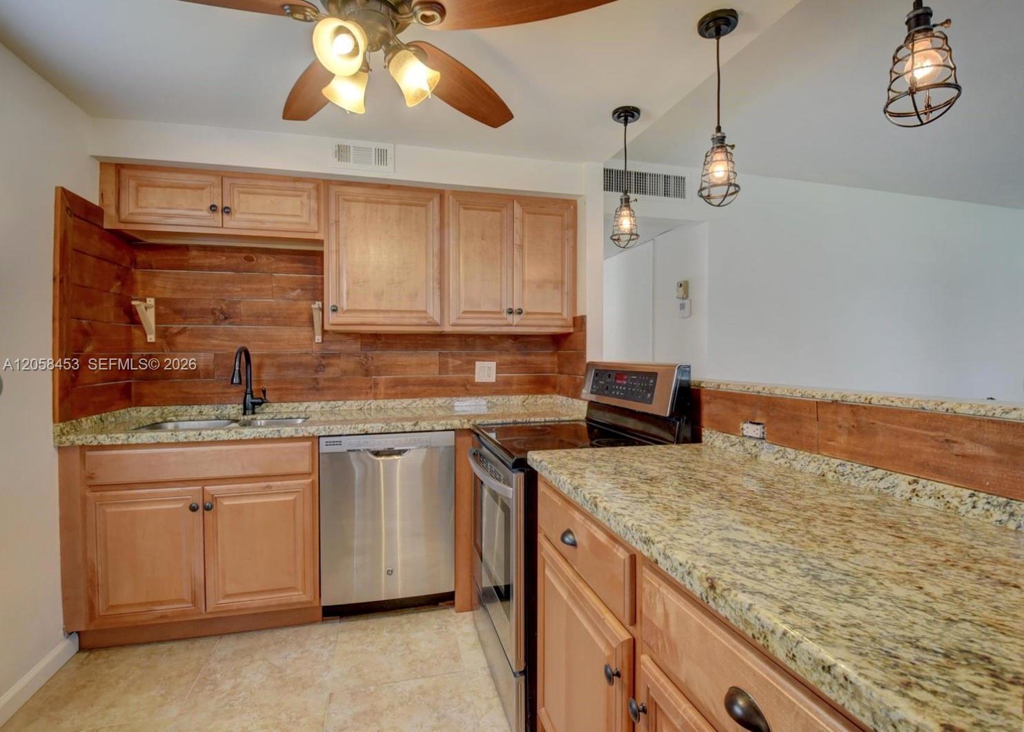 21 Saxony A # 21, Delray Beach FL 33446 photo 5