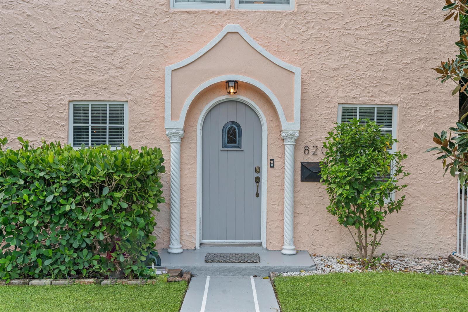820 29TH Street, West Palm Beach FL 33407 photo 2