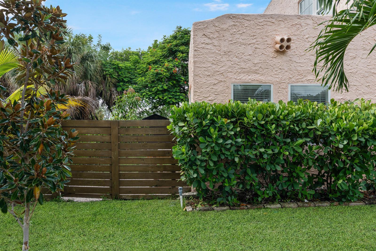 820 29TH Street, West Palm Beach FL 33407 photo 4