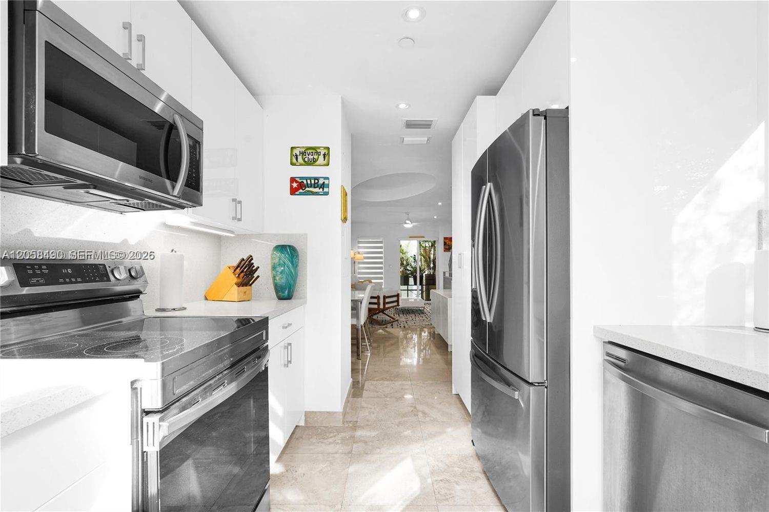 200 Washington Ave # 15, Miami Beach FL 33139 photo 5