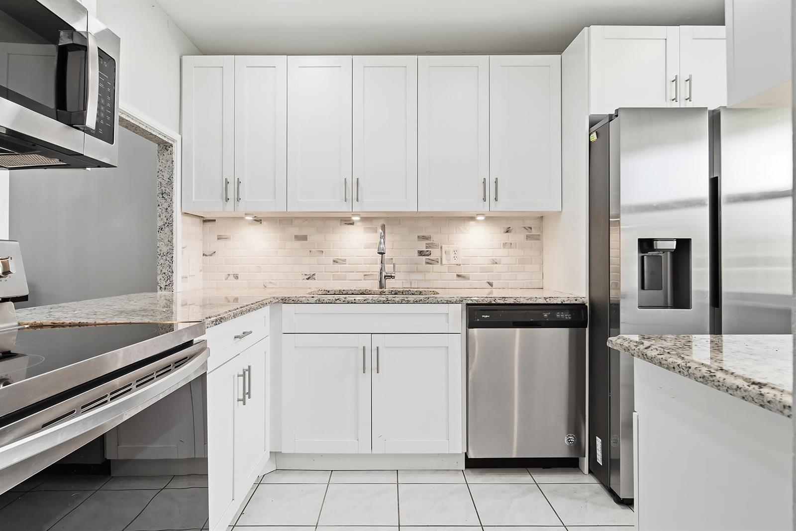 232 Lake Meryl Drive, West Palm Beach FL 33411 photo 4