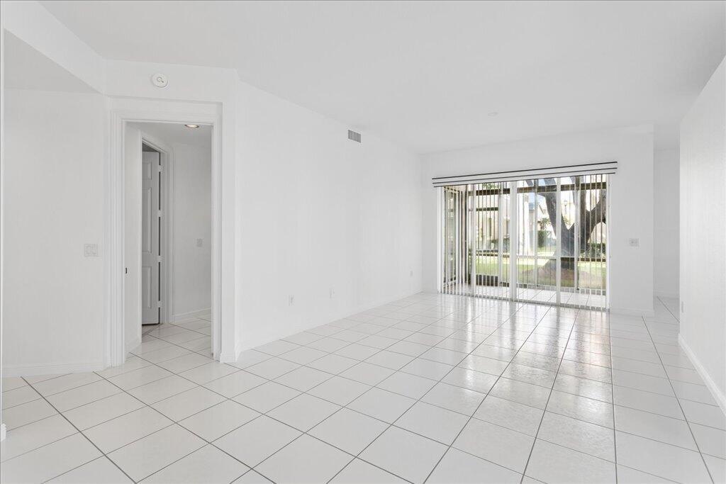 7937 EXETER Circle E # 102, Tamarac FL 33321 photo 3