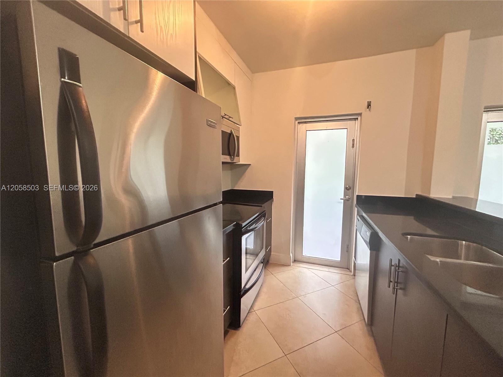 1034 Lenox Ave # 8, Miami Beach FL 33139 photo 2