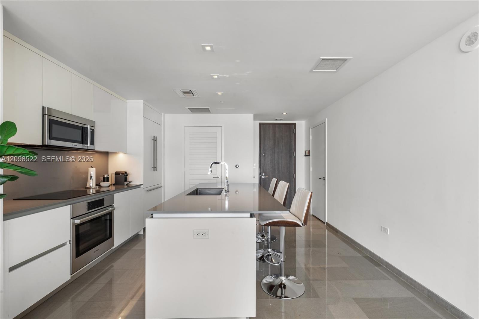 68 SE 6th St # 2306, Miami FL 33131 photo 5