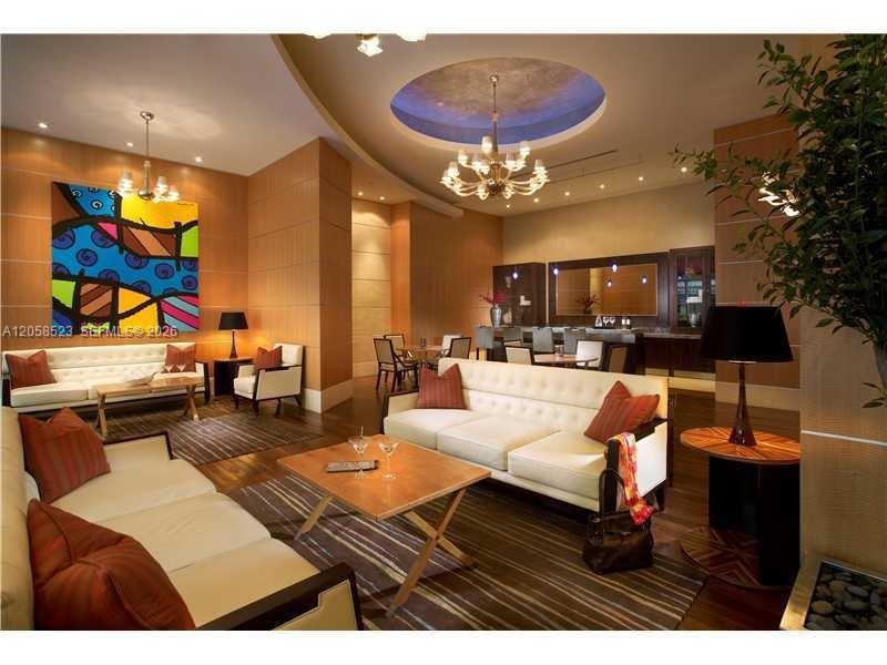244 BISCAYNE BL # 250, Miami FL 33132