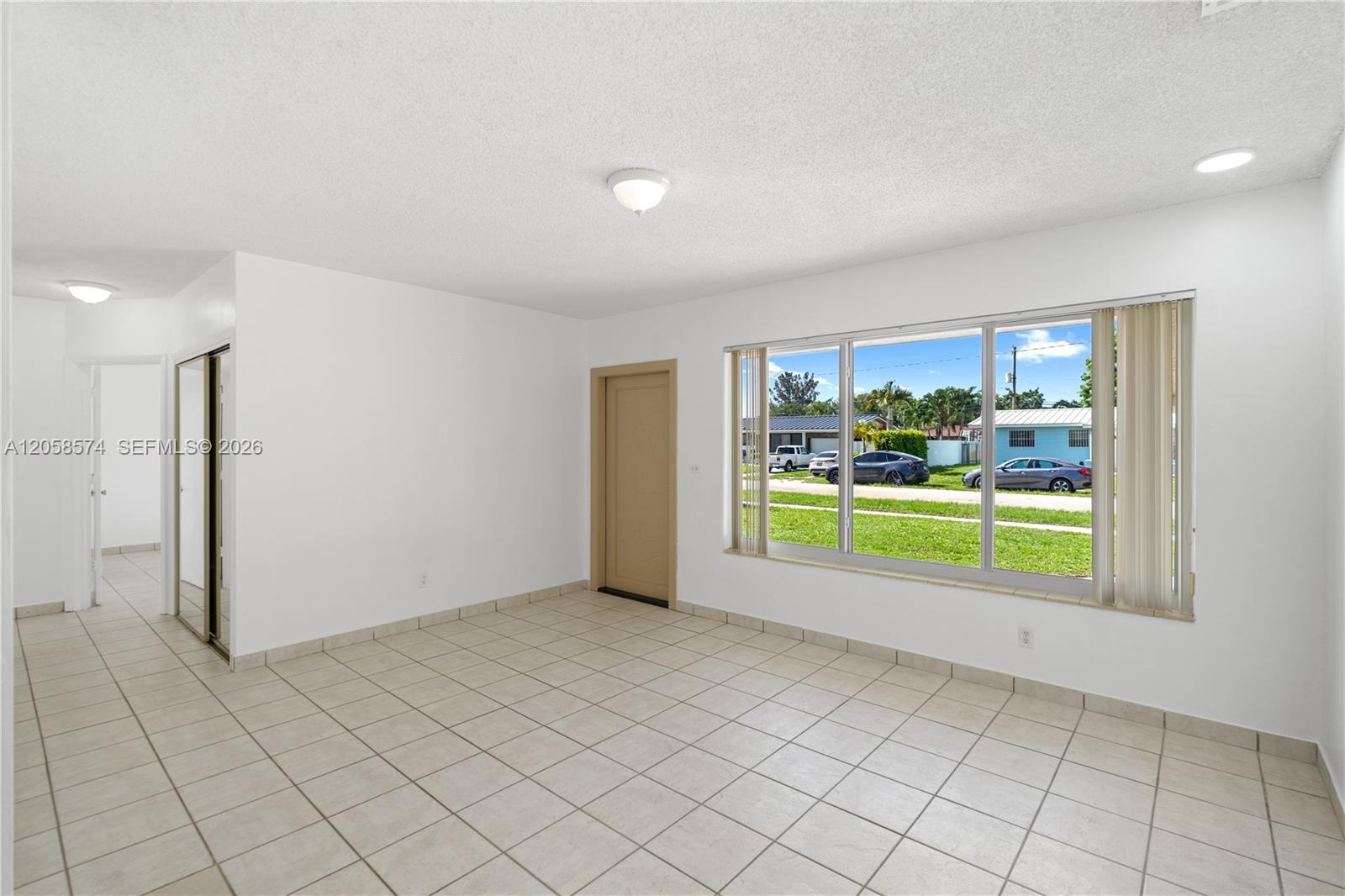 661 W 50th Pl, Hialeah FL 33012 photo 2