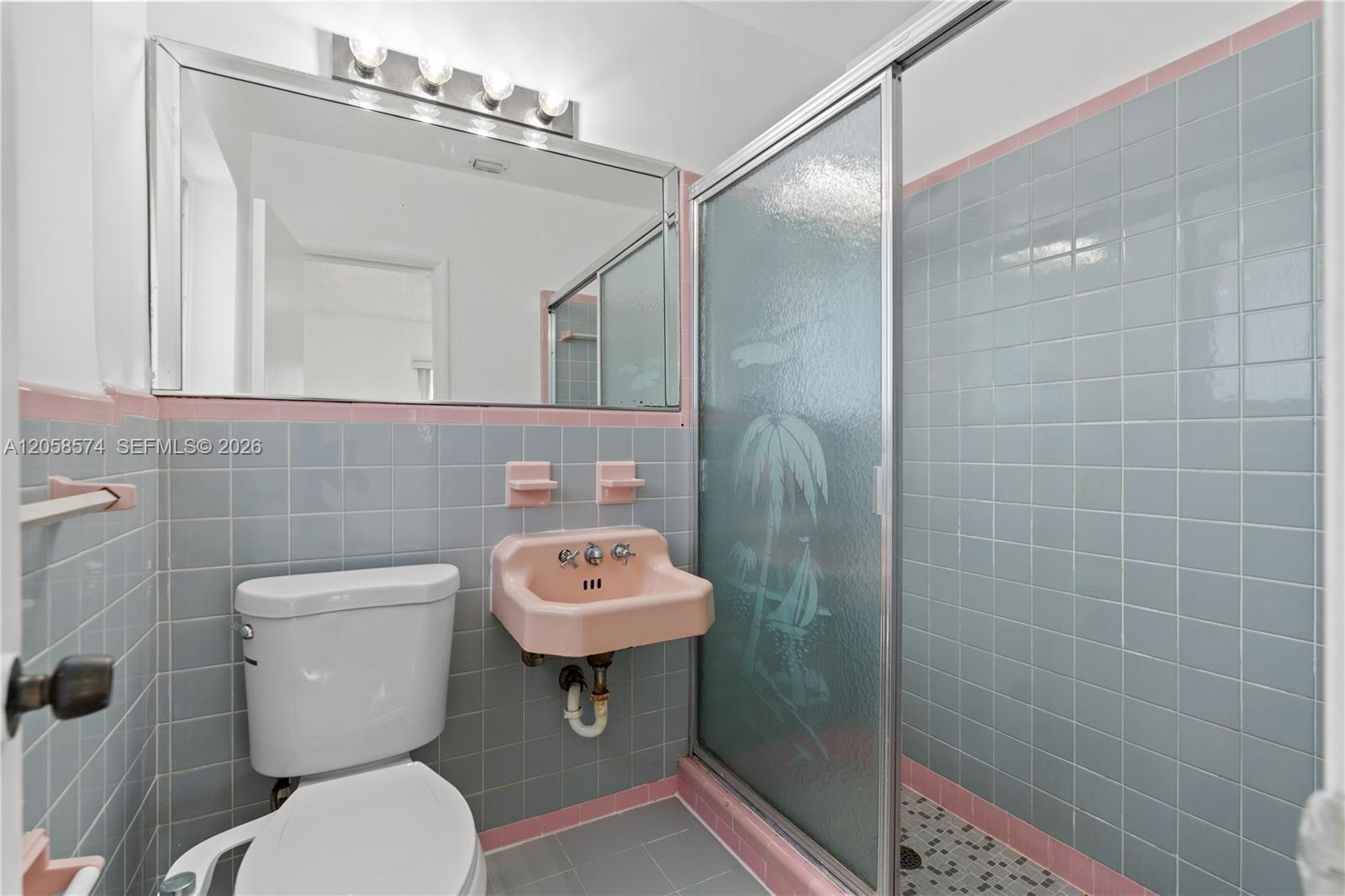 661 W 50th Pl, Hialeah FL 33012 photo 4