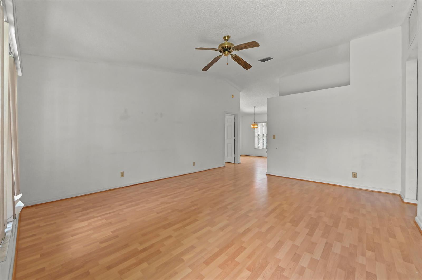 57 VIA DE CASAS NORTE, Boynton Beach FL 33426 photo 2