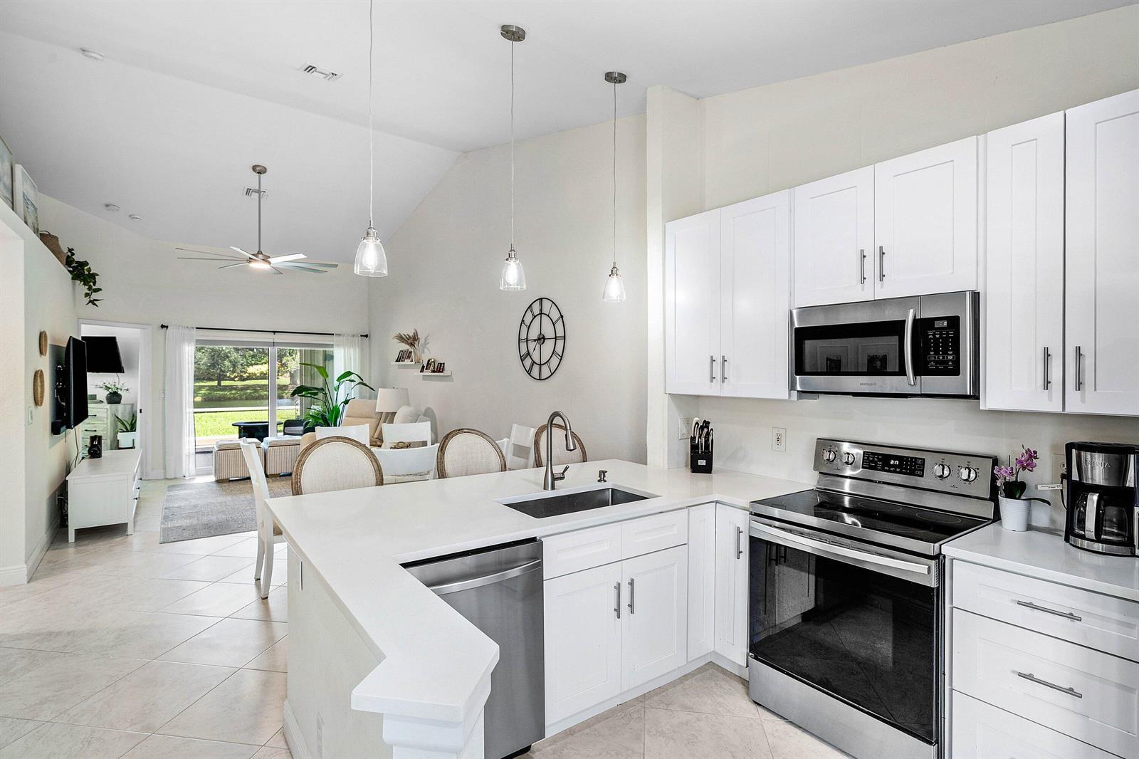 15116 W Tranquility Lake Drive, Delray Beach FL 33446 photo 4