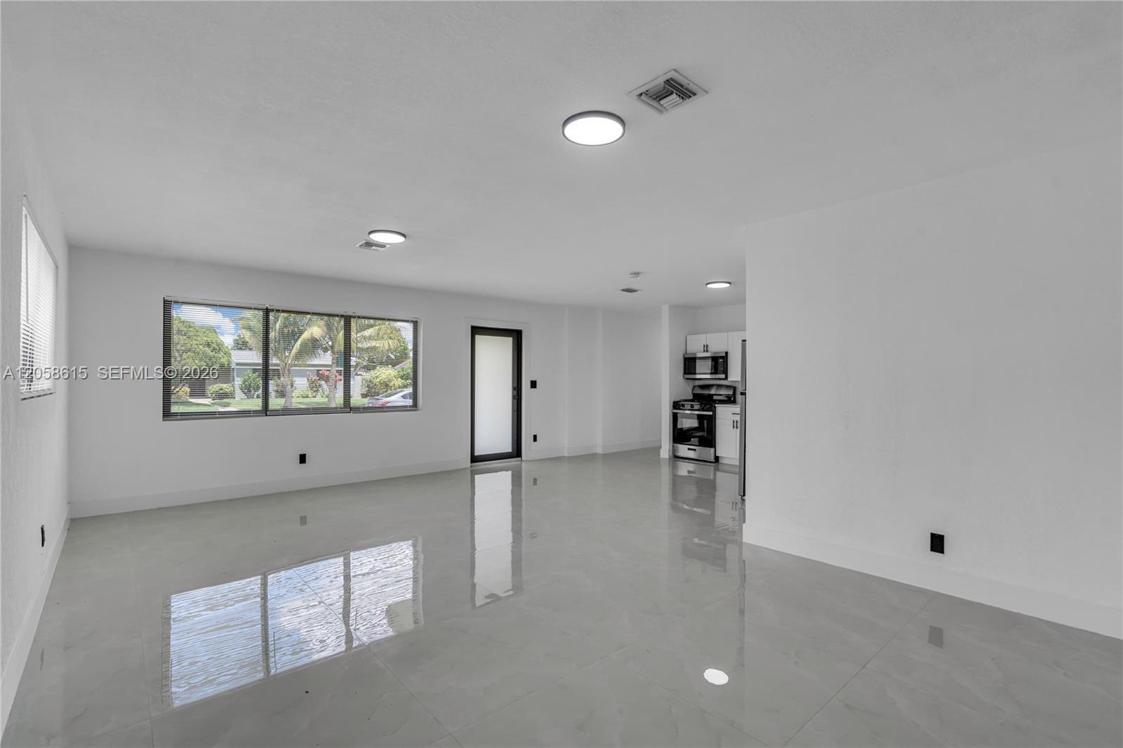 1000 NW 198th St, Miami Gardens FL 33169 photo 2